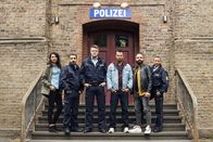 Die Ruhrpottwache - Vermisstenfahnder im Einsatz – (v.l.n.r.) Sandra Fromme; Can Yildiz; Michael Smolik; Vincent Berger; Bora Aksu; Hannah Heldt