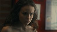 Unseen – Lily (Elisa Echevarria) ist ohne jede Spur verschwunden und wird gefangen gehalten. Nachdem sie etwas über den Vorfall mit ihrem Großvater herausfindet, setzt sie alles auf eine Karte und versucht zu fliehen.