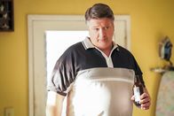Young Sheldon – Lance Barber (George Cooper Sr.).