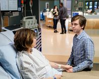 The Good Doctor – Dr. Shaun Murphy (Freddie Highmore), Lea Dilallo (Paige Spara) Die Verwendung des sendungsbezogenen Materials ist nur mit dem Hinweis und Verlinkung auf RTL+ gestattet.