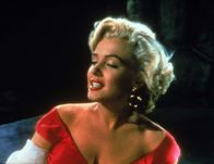 Niagara – Loomis (Marilyn Monroe) träumt von einem Leben ohne ihren nervenkranken Ehemann - viel lieber würde sie mit ihrem Geliebten eine neue Zukunft beginnen ...