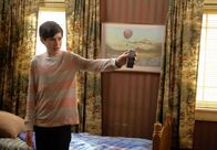 Speechless – Lädt Freunde zu sich ein - doch wie wird er Abend verlaufen? Ray (Mason Cook) ...