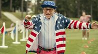 ARD SommerKino: Und dann kam Dad – Der sizilianische Einwanderer Salvo (Robert De Niro) liebt die Traditionen des amerikanischen Unabhängigkeitstages.
