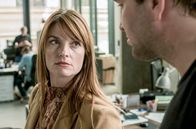 Der Zürich-Krimi – Kanzleichefin Dominique (Ina Paule Klink) ist ihre Arbeit sehr wichtig.
