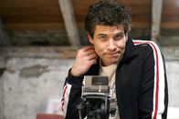 Oben ohne – Philip Leenders (James Horrowitz).