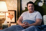 Young Sheldon – Lance Barber (George Cooper Sr.).