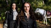 Versailles – On right: Louis XIV (George Blagden)