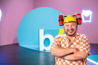 besseresser – Sebastian Lege, Lilly Temme und Florian Reza nehmen das klebrige Geschäft von Coca Cola auseinander und decken die miese Masche hinter der zuckerfreien Cola Alternative auf.