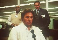 Agentin mit Herz – (v.l.n.r.) Billy (Mel Stewart), Lee (Bruce Boxleitner) und ihr Chef Dirk (John Saxon) haben eine ernste Auseinandersetzung über den Einsatz von Amanda, der Hausfrau ...