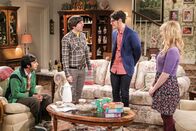 The Big Bang Theory – L-R: Rajesh Koothrappali (Kunal Nayyar), Howard Wolowitz (Simon Helberg), Josh Wolowitz (Matt Bennett), Bernadette Rostenkowski-Wolowitz (Melissa Rauch).
