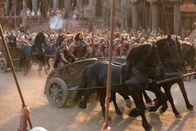 Hercules – Vorne: Hercules (Dwayne Johnson, r.)