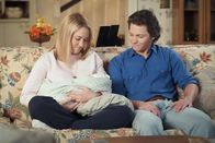 Young Sheldon – Mandy McAllister (Emily Osment, l.); Georgie Cooper (Montana Jordan, r.)