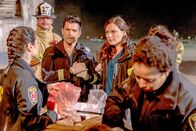 The Night Shift – Trina Siopy (Sanitäterin Sara), Howard Ferguson (Feuerwehrmann), Mark Consuelos (Dr. Cain Diaz), Jill Flint (Dr. Jordan Alexander).