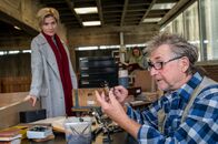 SOKO Stuttgart – In der Stuttgarter Stadtbücherei gehen täglich viele ein und aus – so auch Klaus Michael Stoirer, genannt "Käfer-Klaus" (Martin Semmelrogge). Als die Abteilungsleiterin der Stadtbücherei von der Treppe gestoßen wird und unmittelbar am Unfallort stirbt, zählt auch er zu den Tatverdächtigen. Kriminalhauptkommissarin Martina Seiffert (Astrid M. Fünderich) versucht herauszufinden, ob der kurios wirkende Mann ein Motiv haben könnte, den Mord zu begehen.