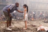 8 Blickwinkel – Mitten im Chaos befindet sich der amerikanische Tourist Howard Lewis (Forest Whitaker), der die entscheidenden Minuten der Attentate mit seiner Digitalkamera aufgenommen hat. Ist er wirklich so harmlos wie er scheint?