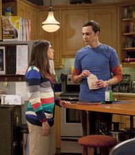 The Big Bang Theory – Amy Farrah Fowler (Mayim Bialik, l.); Sheldon Cooper (Jim Parsons, r.)