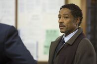 Entgleist – Detective Church (Giancarlo Esposito) hat eine Theorie, die er nicht beweisen kann - noch nicht ...