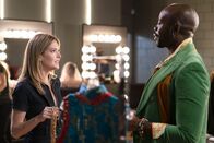 The Bold Type – Sutton Brady (Meghann Fahy, l.); Oliver Grayson (Stephen Conrad Moore, r.)