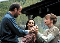 Pale Rider - Der namenlose Reiter – Michael Moriarty als Hull Barret, Sydney Penny als Megan Wheeler, Carrie Snodgress als Sarah Wheeler