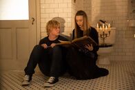 American Horror Story – Für Zoe (Taissa Farmiga, r.) und Kyle (Evan Peters, l.) ändert sich plötzlich alles ...