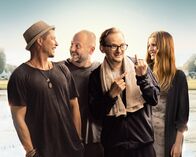Klassentreffen 1.0 – L-R: Thomas (Til Schweiger), Nils (Samuel Finzi), Andreas (Milan Peschel), Lili (Lilli Schweiger).