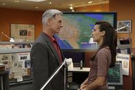 Navy CIS – L-R: Während Tony und Nikki Jardine in Bagdad ermitteln, versuchen Gibbs (Mark Harmon) und Ziva (Cote de Pablo) von der Zentrale aus Informationen zu erhalten ...