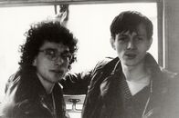 AIDS - In Zeiten der Liebe – Originalfoto des Schauspielers Dirk Nawrocki (l.) und des Bühnenbildners und Künstlers Heiko Zolchow (r.) kurz nach ihrer gemeinsamen Ausreise aus der DDR.