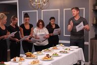 In Teufels Küche mit Gordon Ramsay – Gordon Ramsay (r.)