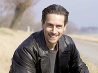 Mankells Wallander – rbb Fernsehen MANKELLS WALLANDER - Uhr. Stefan Lindman (Ola Rapace) hat einen Ermittlungserfolg erzielt.