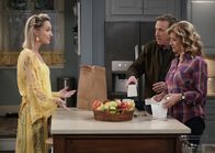 Last Man Standing – (v.l.n.r.) Mandy Baxter (Molly McCook); Mike Baxter (Tim Allen); Vanessa Baxter (Nancy Travis)