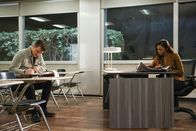 The Rookie – Im Ethikkurs hat es Nolan (Nathan Fillion) als Polizist nicht leicht. Der schlechte Ruf der Polizei reicht bis ins Klassenzimmer und sogar die Dozentin Professor Ryan (Toks Olagundoye) fragt sich, ob Nolan nicht bloß ein Idealist ist.