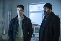 The Flash – Barry alias The Flash (Grant Gustin, l.); Joe (Jesse L. Martin, r.)