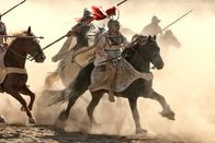 Alexander – Tapfer und stolz zugleich, zieht Alexander der Große (Colin Farrell, vorne) an der Seite seiner Männer in den Kampf.