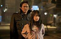 Ninja - Revenge Will Rise – Masazuka (Tsuyoshi Ihara, l.) will neben dem größten Ninja-Schatz nur noch eines: Senseis Tochter Namiko (Mika Hijii, r.) ...
