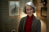 Vorwärts immer! – Margot Honecker (Hedi Kriegeskotte) ist die heimliche Herrscherin im Arbeiter- und Bauernstaat.