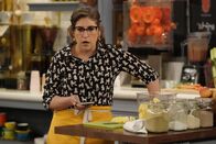 Call Me Kat – Kat (Mayim Bialik)