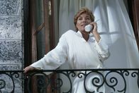 Wild Things – Mit der gelangweilten Society-Lady Sandra van Ryan (Theresa Russell) ist nicht gut Kirschen essen.