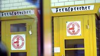 Das war dann mal weg – Die gelben Telefonhäuschen, die bis in die 90er Jahre die Straßen zierten. Heute sind sie nahezu aus dem öffentlichen Leben verschwunden und können im Museum besichtigt werden.