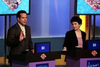 Monk – Monk (Tony Shalhoub), Susan, die Bibliothekarin (Lauren Cohn)