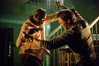 Lakeview Terrace – Abel (Samuel L. Jackson,l.), provoziert Chris (Patrick Wilson) so lange, bis er die Geduld verliert.