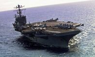 Superschiffe – Die Gefahren auf dem großen Flugzeugträger sind vielfältig: Seit Beginn ihres Dienstes 1975 haben bereits 20 Besatzungsmitglieder auf der "USS Nimitz" ihr Leben lassen müssen.