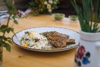 Silvia kocht – „Kurzgebratenes vom Lamm mit Risotto“ von Anja Kressl.