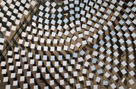 Die Farben Chinas – Zur Farbe Weiß gehört in China das Element Metall. Der Solarpark in der Dunhuang Wüste ist ein "Wald aus Metall"und hilft, CO2 zu reduzieren.