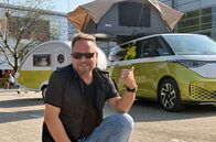 Der Camping-Check – Friso Richter besucht den Caravan Salon Düsseldorf.; hr-fernsehen DER CAMPING CHECK: CARAVAN SALON HIGHLIGHTS, Ein Roadtrip mit Friso Richter und Lukas Lowack Uhr. Friso Richter besucht den Caravan Salon Düsseldorf.