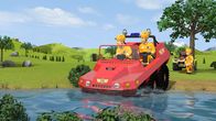 Feuerwehrmann Sam – Sam und Elvis fahren mit Hydrus zu einem Wasser-Rettungseinsatz, um Trevor und Moose zu retten.