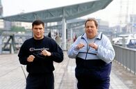 Der Pfundskerl – Gottfried Engel (Ottfried Fischer, re.) recherchiert in der Profiboxer-Szene. Dariusz Michalschewskib kennt sich da aus!