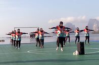 GEO Reportage – Der schwimmende Fußballplatz ist auch für die lokale Frauen-Aerobic-Gruppe eine wichtige Sportstätte.