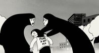 Persepolis – Animatiefilm van Marjane Satrapi en Vincent Paronnaud, in 2007 bekroond met de Prijs van de Jury op het filmfestival van Cannes. Met de stemmen van: Chiara Mastroianni (Marjane als volwassene), Gabrielle Lopes Benites (Marjane als kind), Catherine Deneuve (moeder Marjane), Simon Abkarian (vader Marjane), Danielle Darrieux (grootmoeder Marjane) e.a. FRA - 2007 Iran, 1978. De Iraanse revolutie is in volle gang en de Sjah wordt afgezet en vervangen door een islamitische regime. Voor de negenjarige Marjane Satrapi verandert alles: plots moet ze een hoofddoek om en blijkt de positie van de vrouw minderwaardig. Marjane weigert zich neer te leggen bij zoveel ongelijkheid, tot grote ongerustheid van haar ouders. Ze besluiten hun intussen puberende dochter op internaat naar Zwitserland te sturen, in de hoop op een beter en veiliger leven. Toch loopt het pad van Marjane ook daar niet over rozen, want ook in haar nieuwe thuisland kan ze moeilijk aarden. Ze worstelt met de verschillen in cultuur en mentaliteit, en de ontgoochelingen stapelen zich op. Jaren later keert de volwassen Marjane voor het eerst terug naar haar vaderland waar ze beseft hoezeer zij en Iran veranderd zijn. Ze heeft dan ook het gevoel dat ze nu voor eens en voor altijd moet beslissen waar ze echt thuis hoort.