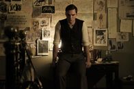 Tolkien – J.R.R. Tolkien (Nicholas Hoult)