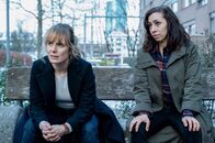 Tatort – Erfahren die traurige Wahrheit (l-r): Isabelle Grandjean (Anna Pieri Zürcher) und Tessa Ott (Carol Schuler)